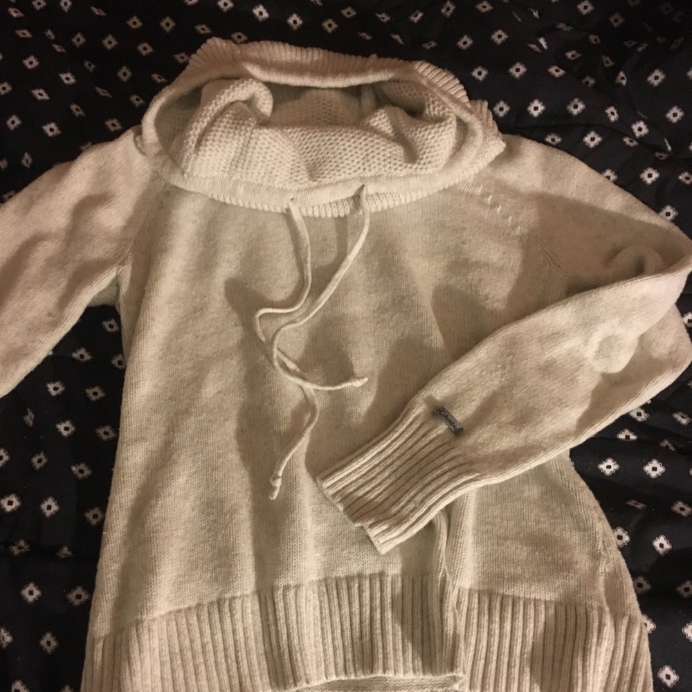Columbia sweater